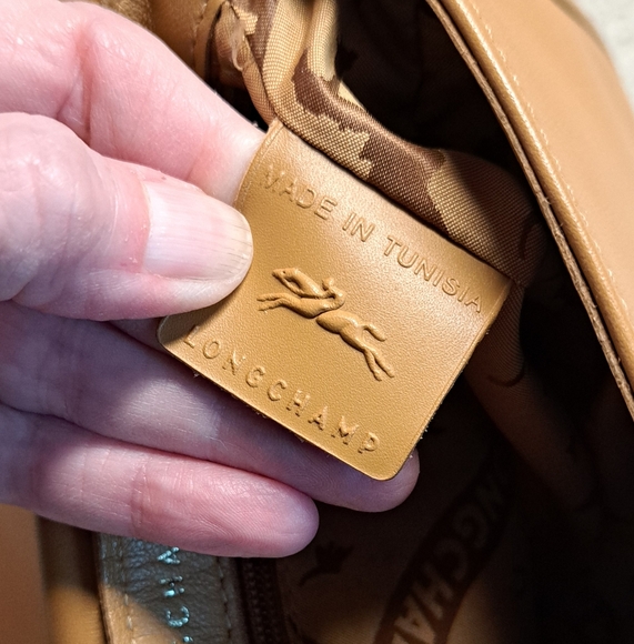 Authentic Longchamp Camel Tan Leather Crossbody Bag - Picture 3 of 12